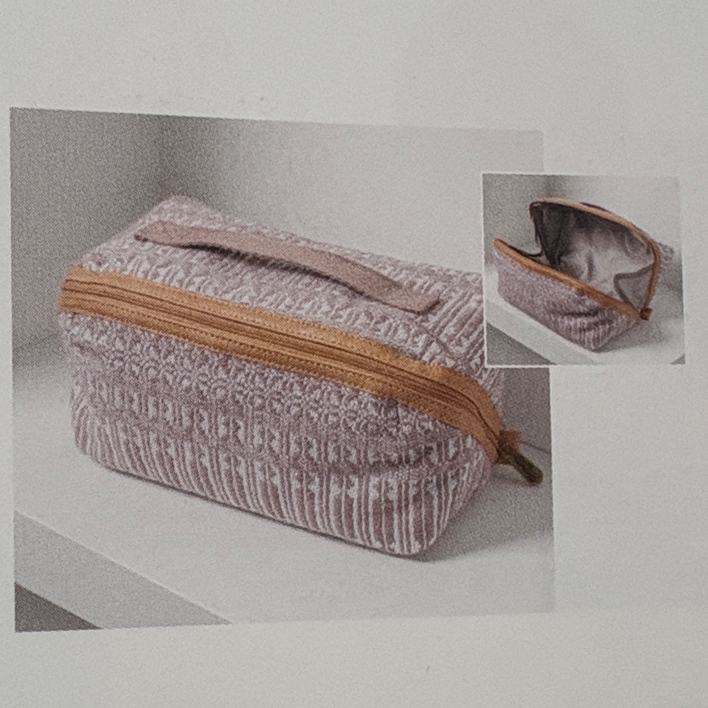Thirty-One Expanding Travel Case